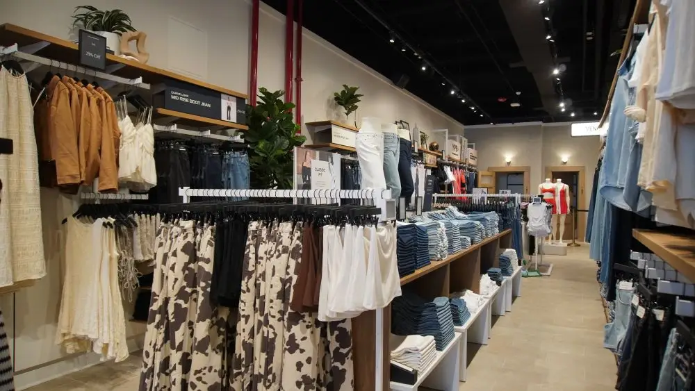 ANF Williamsburg Interior