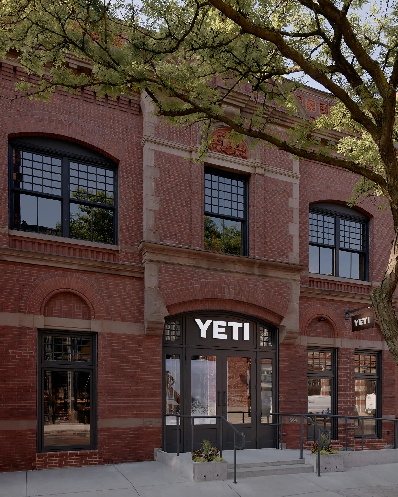 Retail YETI Newbury 01